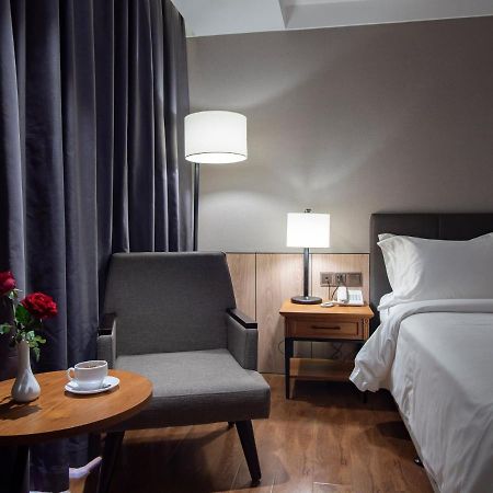 Prince Hotel Yangon Bagian luar foto