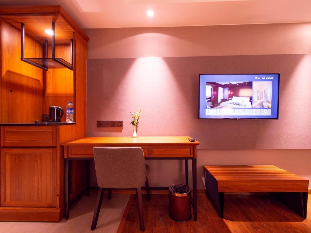 Prince Hotel Yangon Bagian luar foto