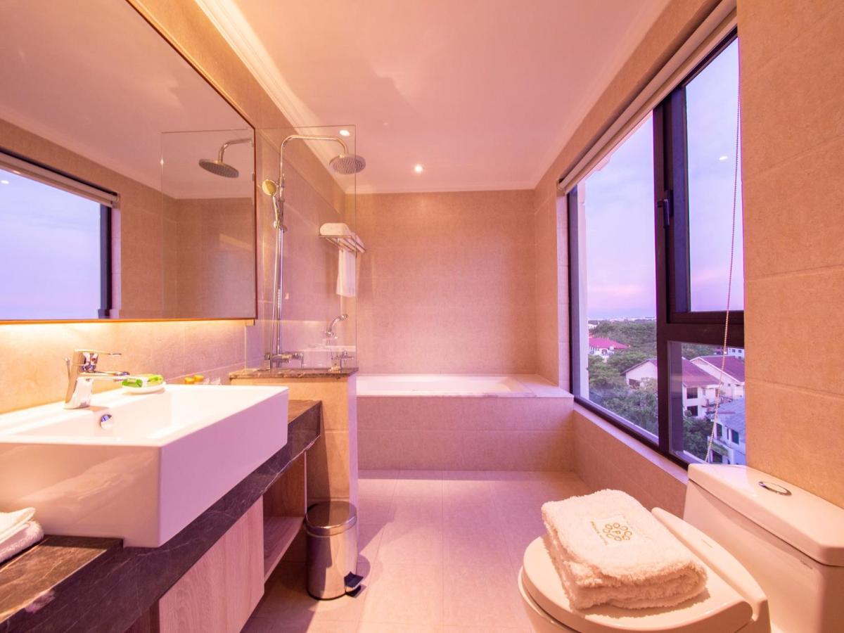 Prince Hotel Yangon Bagian luar foto