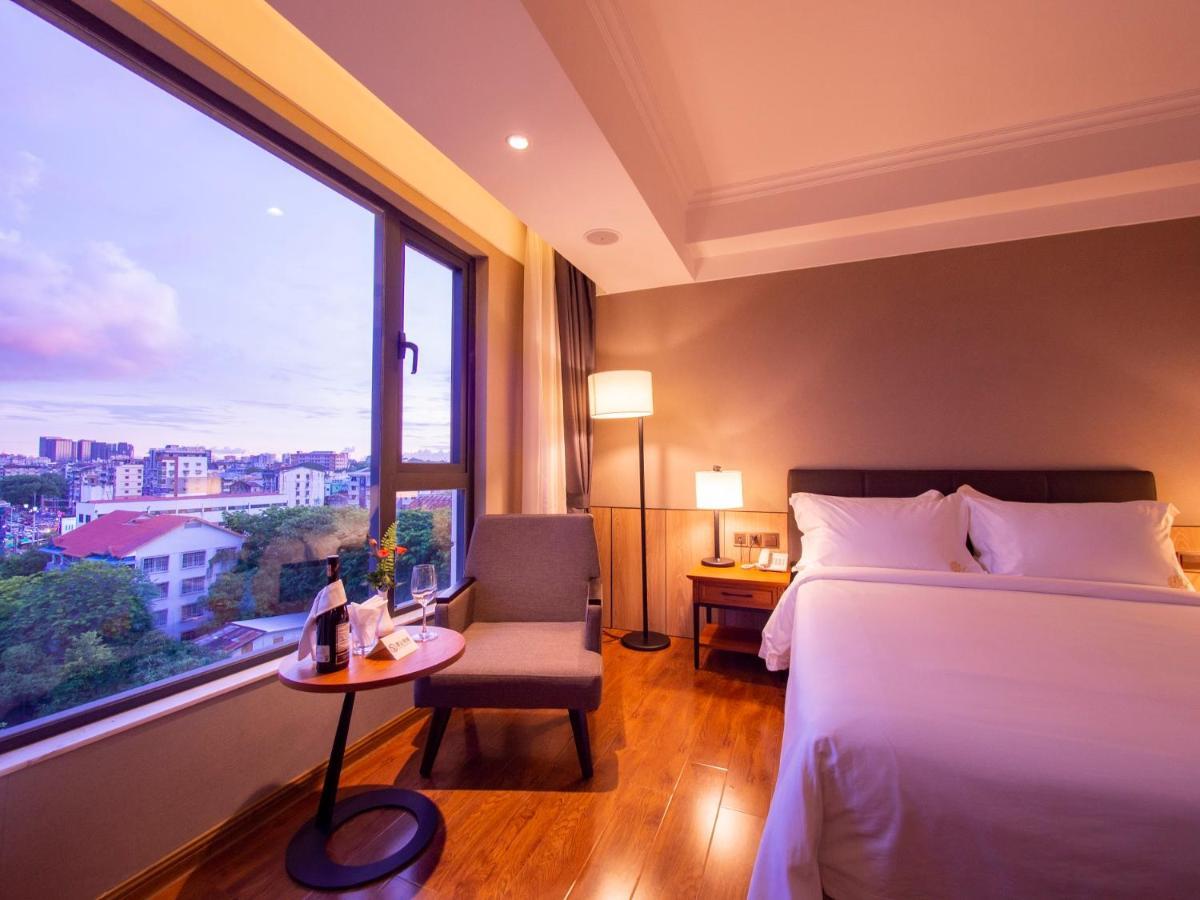 Prince Hotel Yangon Bagian luar foto