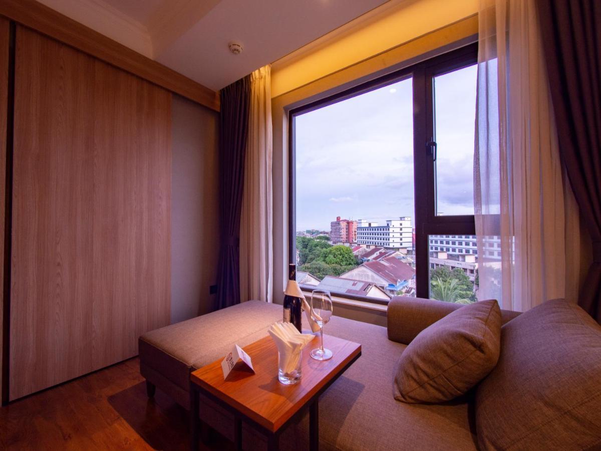 Prince Hotel Yangon Bagian luar foto