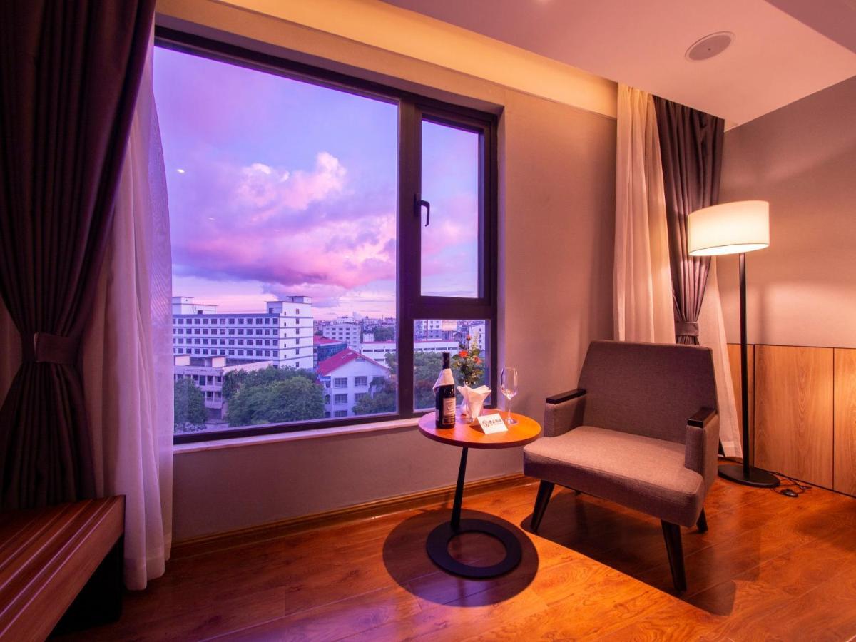 Prince Hotel Yangon Bagian luar foto