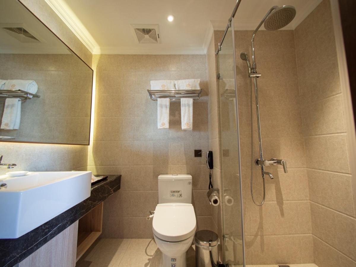 Prince Hotel Yangon Bagian luar foto