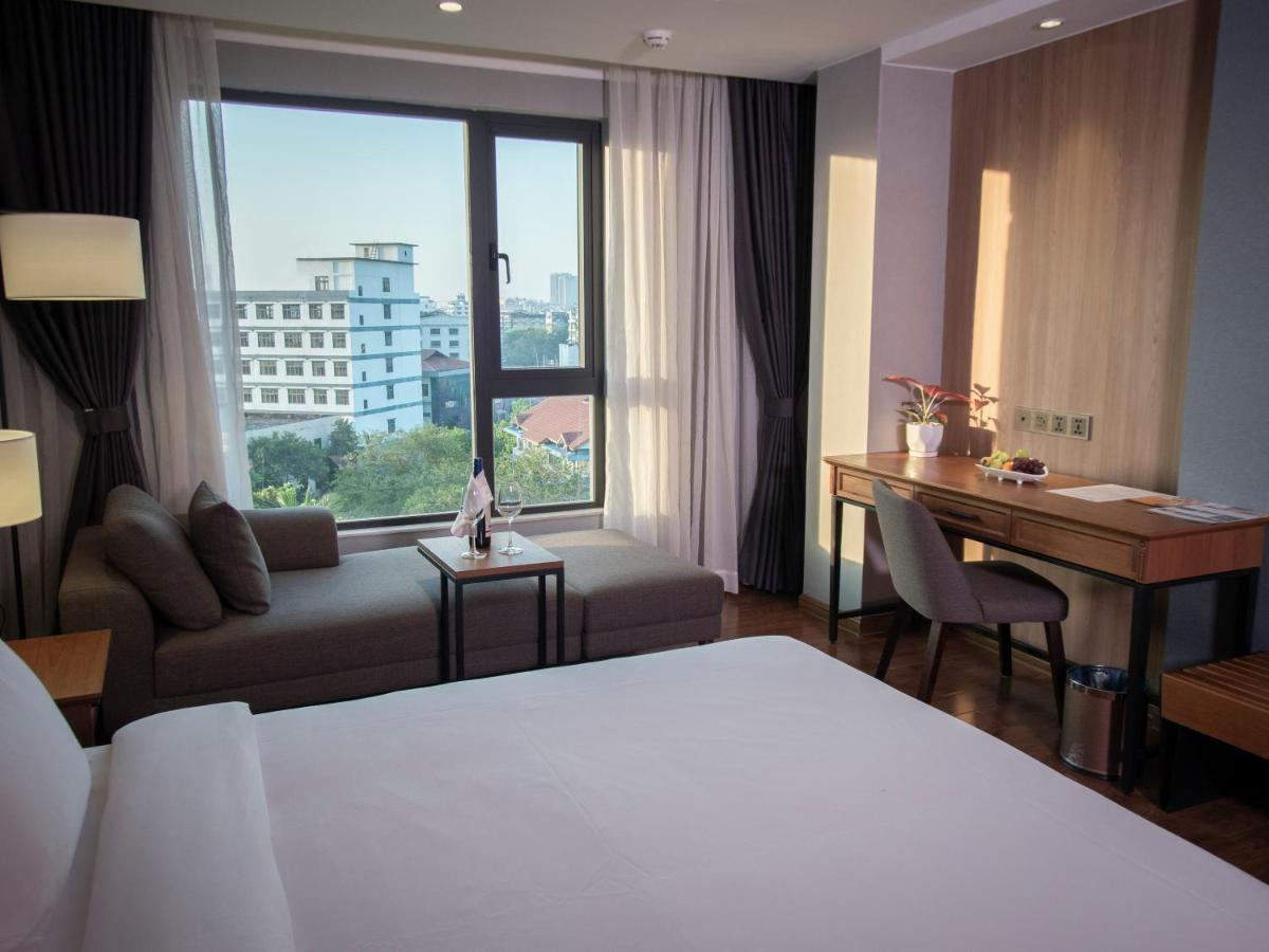 Prince Hotel Yangon Bagian luar foto