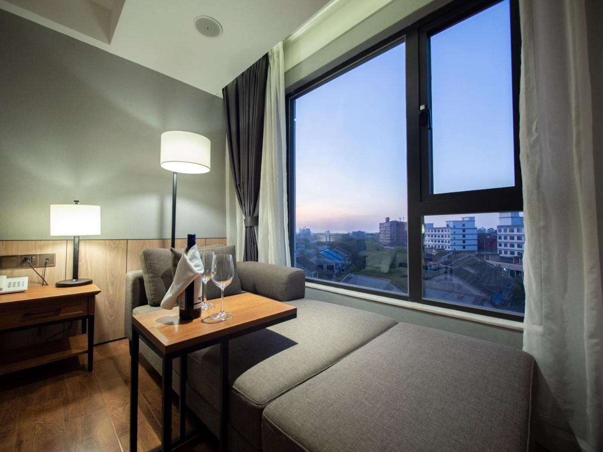 Prince Hotel Yangon Bagian luar foto